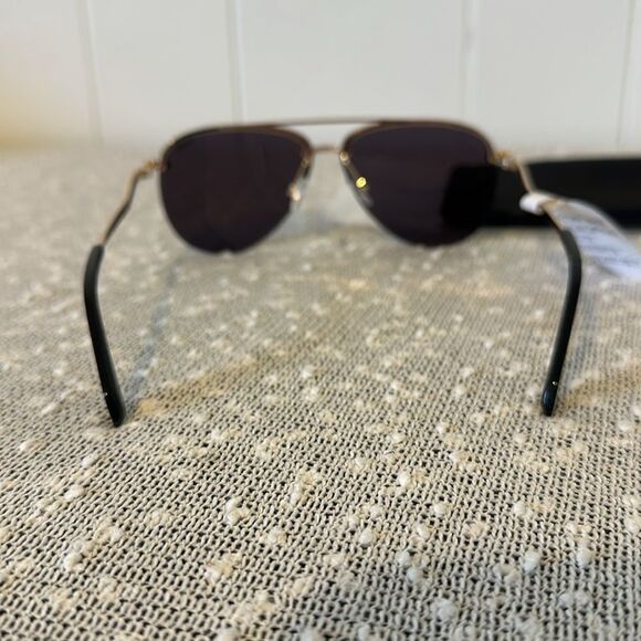 QUAY Playa Black and Gold Rimless Aviator Sunglasses NWT - Picture 7 of 10